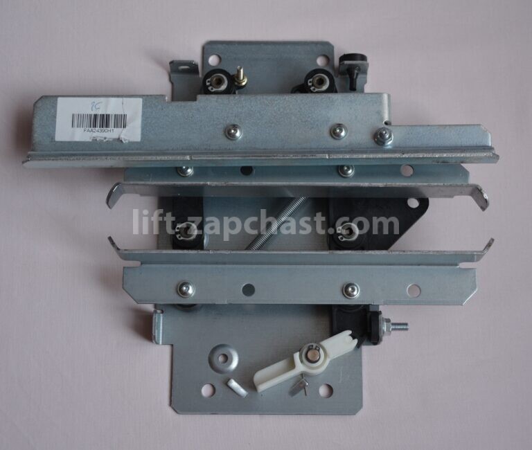 Отводка FAA24390H1 (правая) верхней балки дверей кабины
